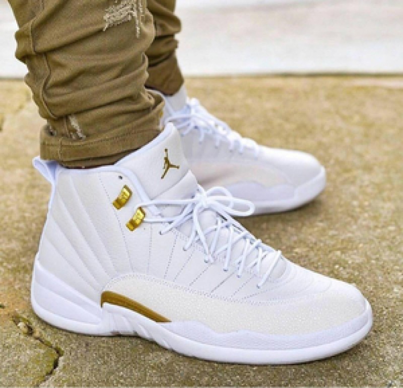 jordan retro 12 white black gold