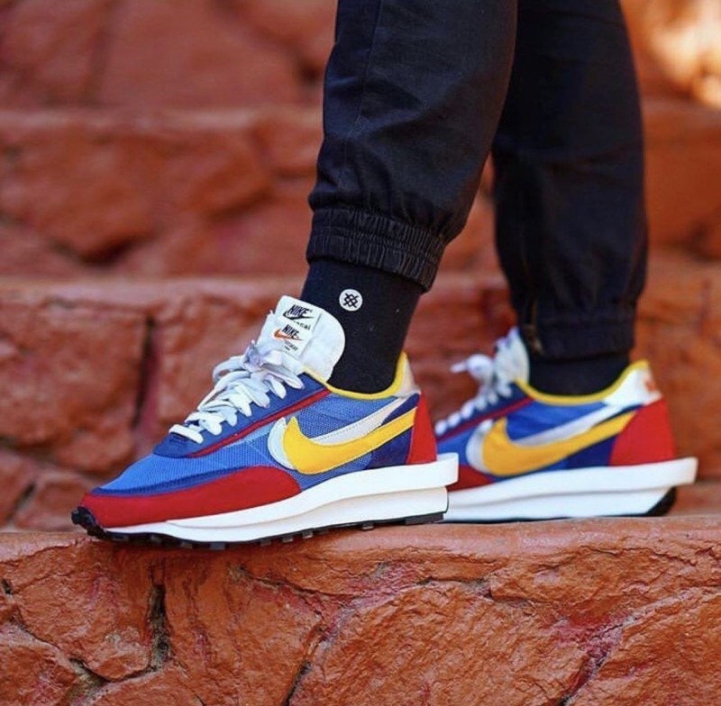 nike sacai waffle blue multi on feet