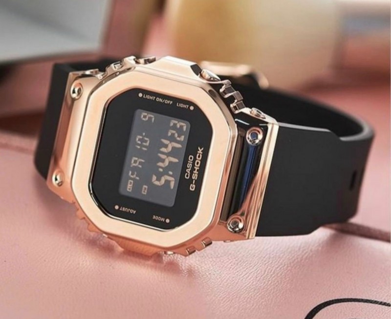Alternative view of G shock watc m-451