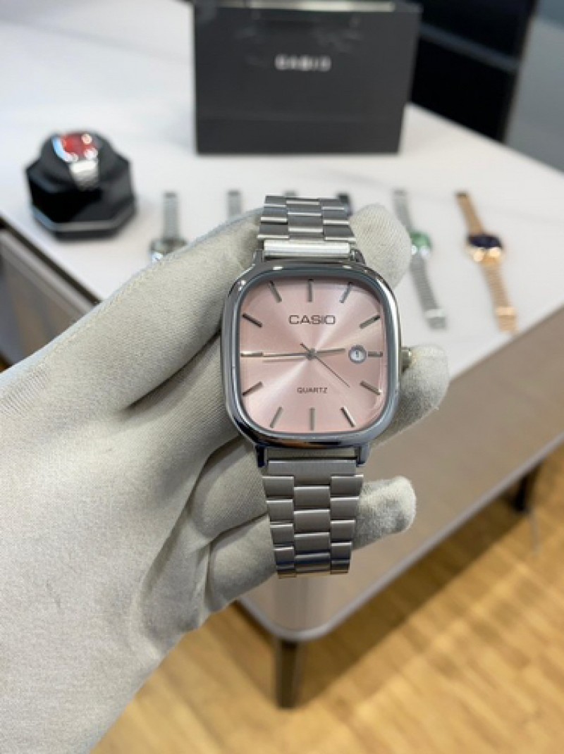Alternative view of Casio Classic