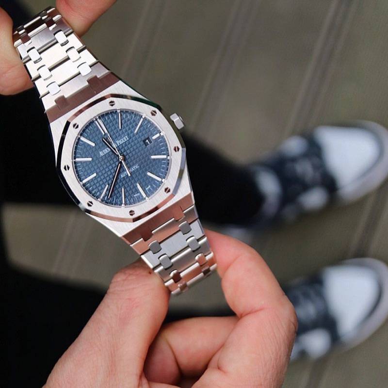 Alternative view of WATCH M-751