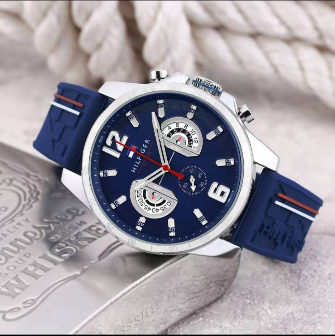 TOMMY HILFIGAR DECKER WATCH