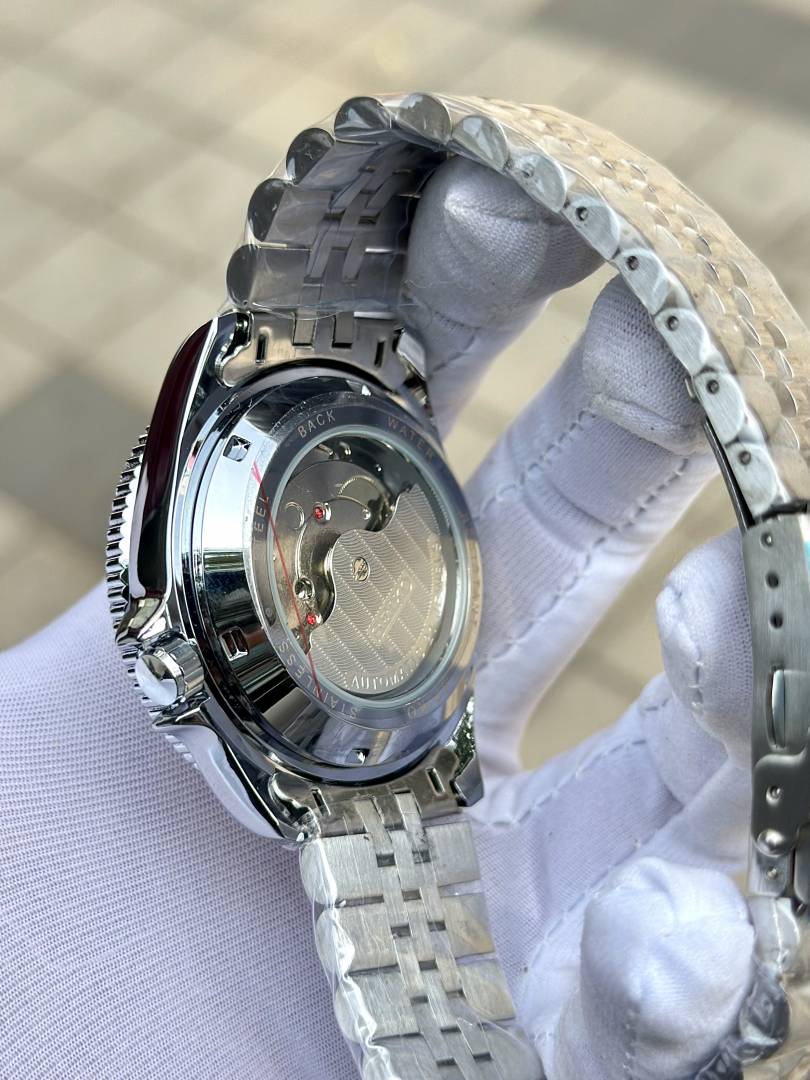 Alternative view of Seik o Gmt Open Back