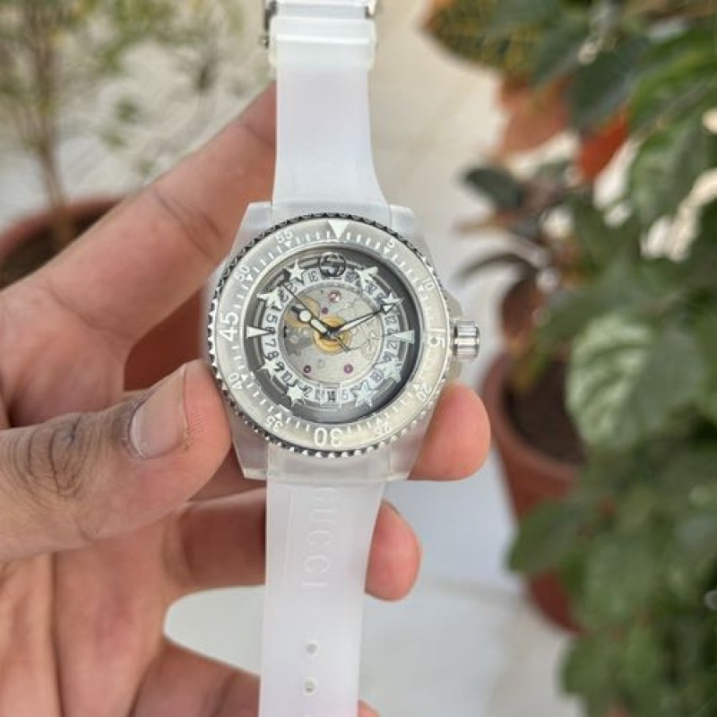 Guchi Dive Automatic White