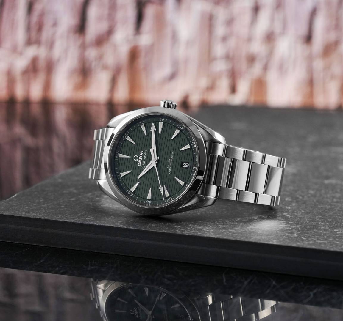Alternative view of Omegg a seamaster 150m aqua terraa