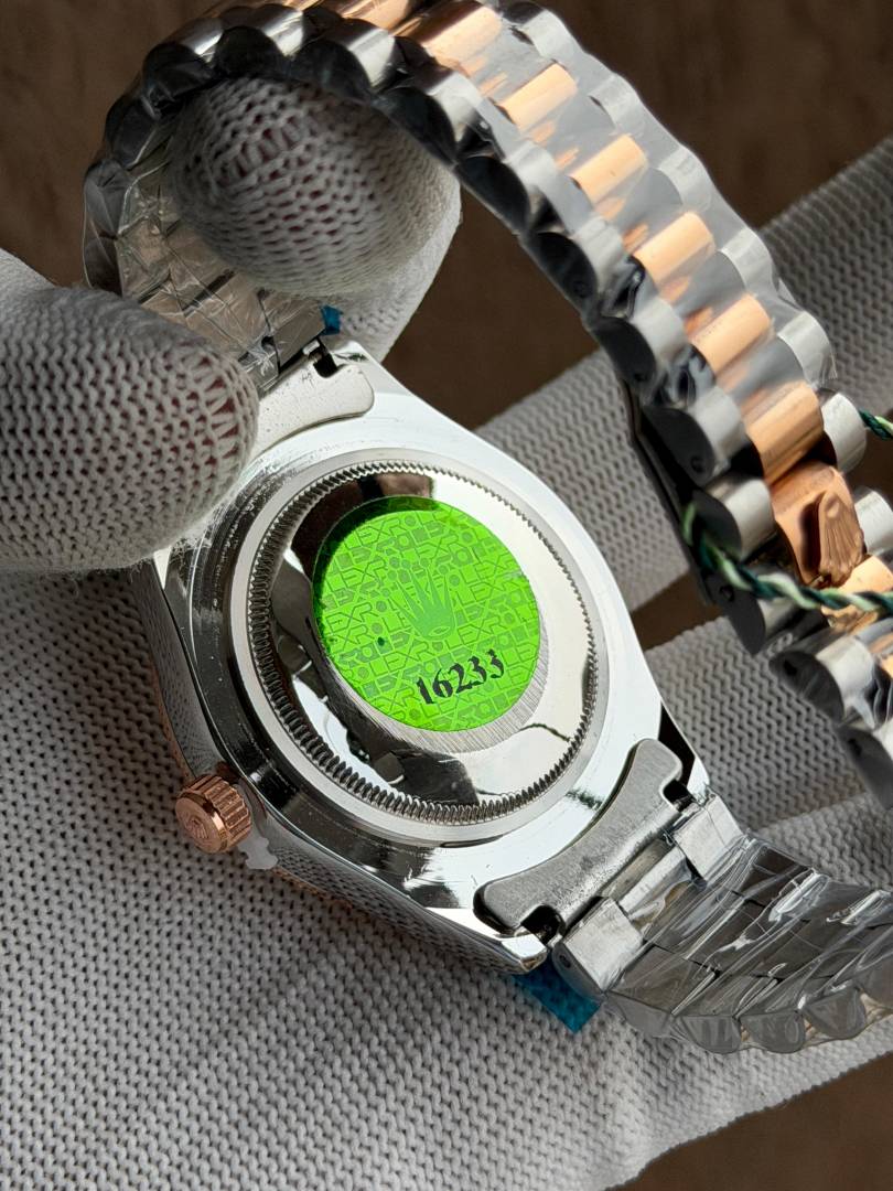Alternative view of ROLLEX DAYDATE RG TWOTONE BLACK TEXTURE DIAL AT299