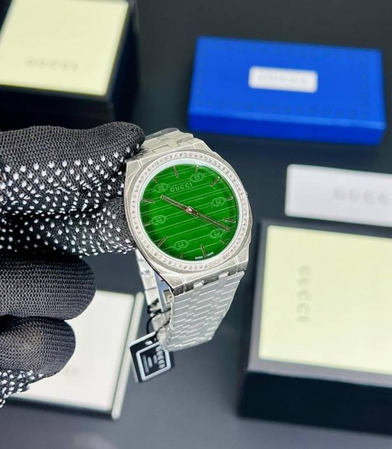 Alternative view of GUCHI WATCH SLIM JAPAN
