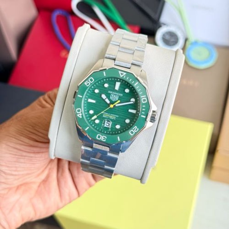Tag Huer Aqua Racer Professional 300M Date