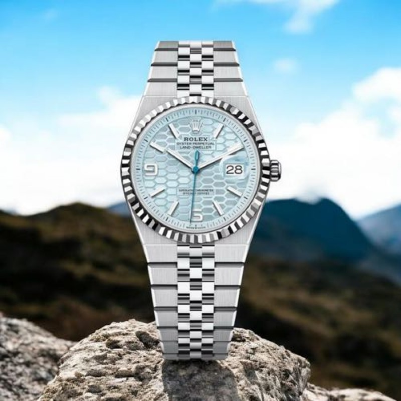 Rollex Oyster Perpetual Land Dweller