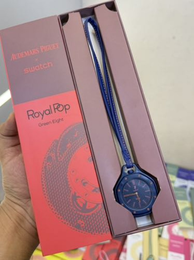 ROYAL POP WITH BIX