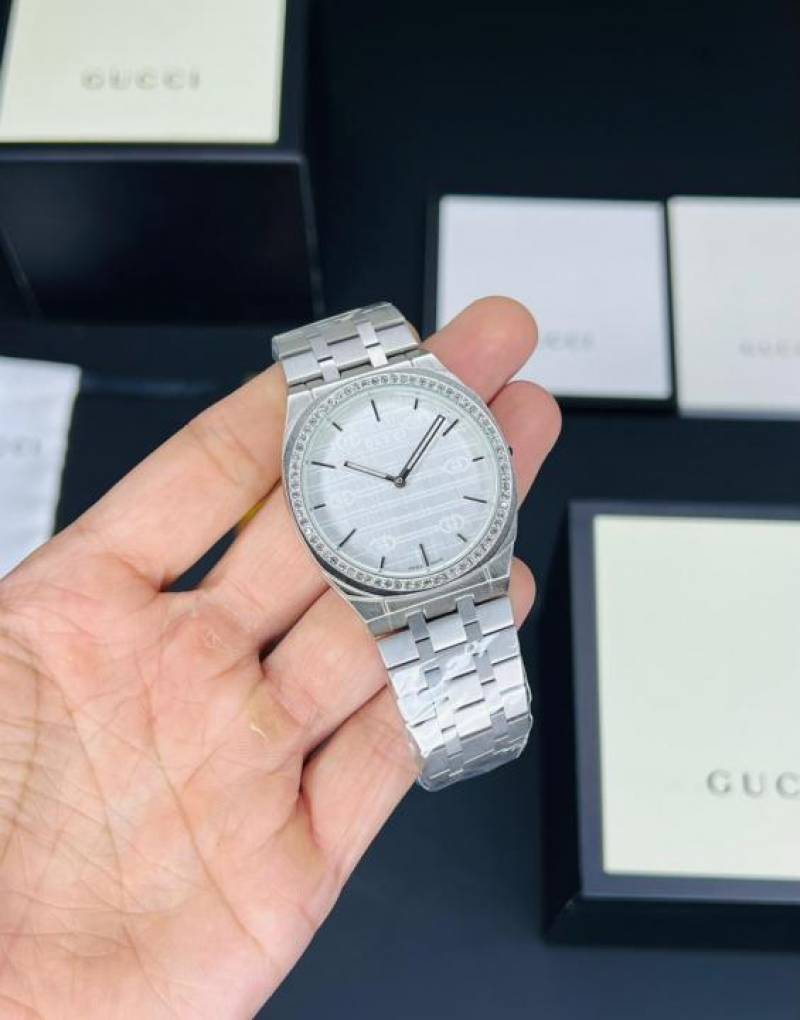 GUCC CI WATCH M-277