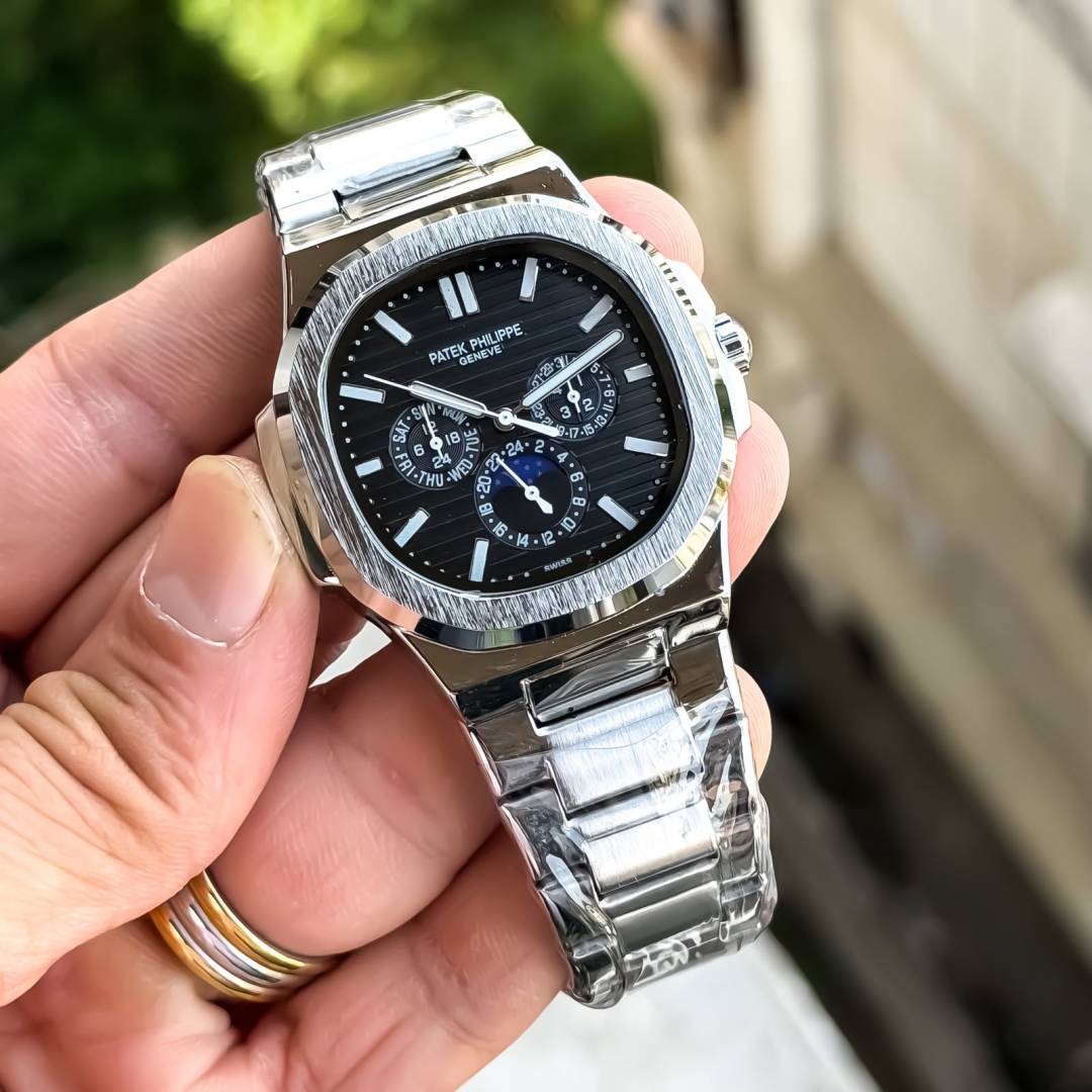 PATEK PHILLIPE NAUTILUS CALENDAR WATCH