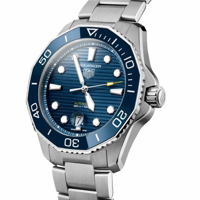 Tag Heuee r Aquaracer Professional 300m date automatic japan