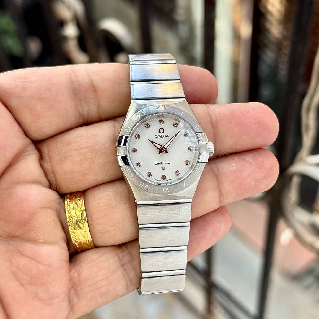 Omegg a Constellation silver white