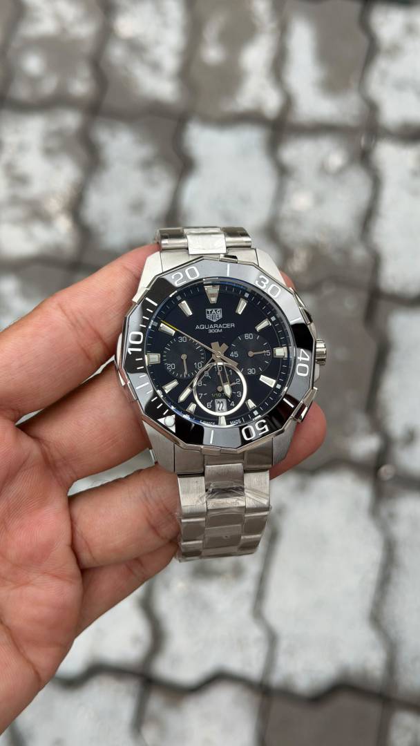 TAG Heuee r Aquaracer  Likely CAY111A.BA0927  quartz moment all working  premium stainless steel