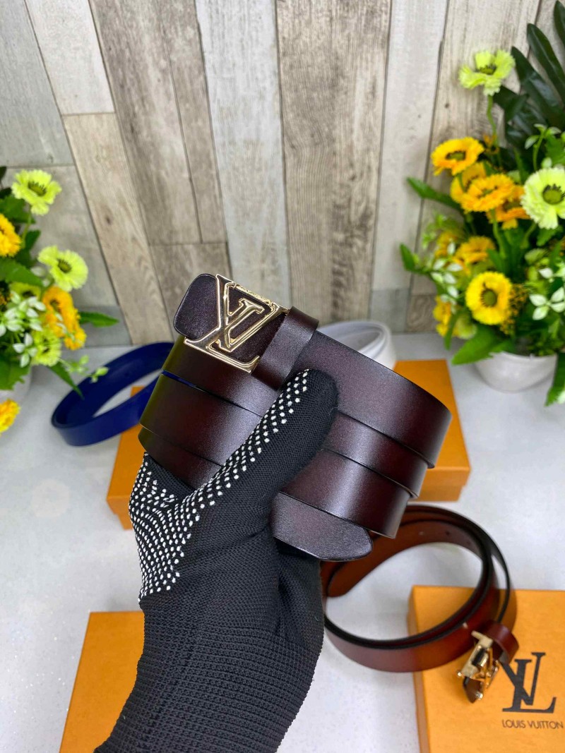 LOUII S VUITTON LADIES PREMIUM BELT WID OG BOX 544