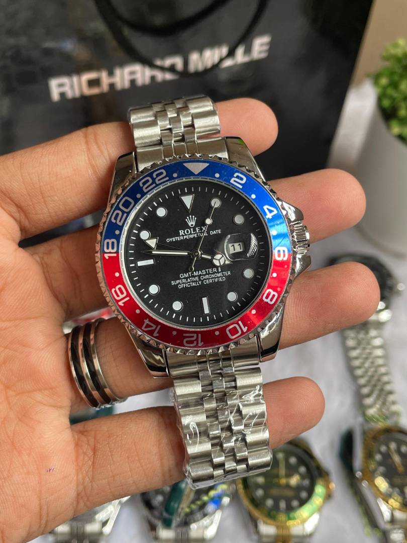 ROLLEX GMT MASTER 2 SILVER PEPSI BLACK DIAL AT462