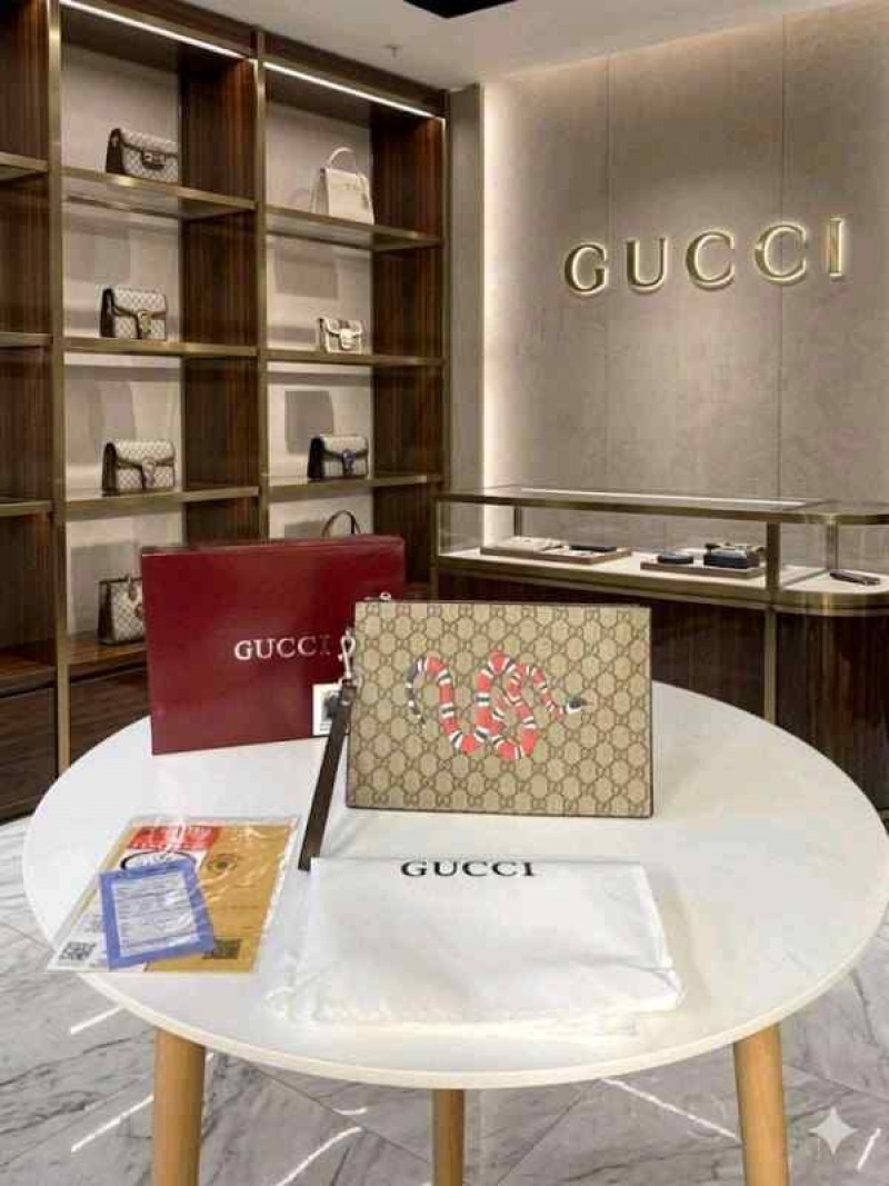GUUCCI MENS TOILETRY MESSENGER POUCH WITH OGBOX DUSTCOVER CARD