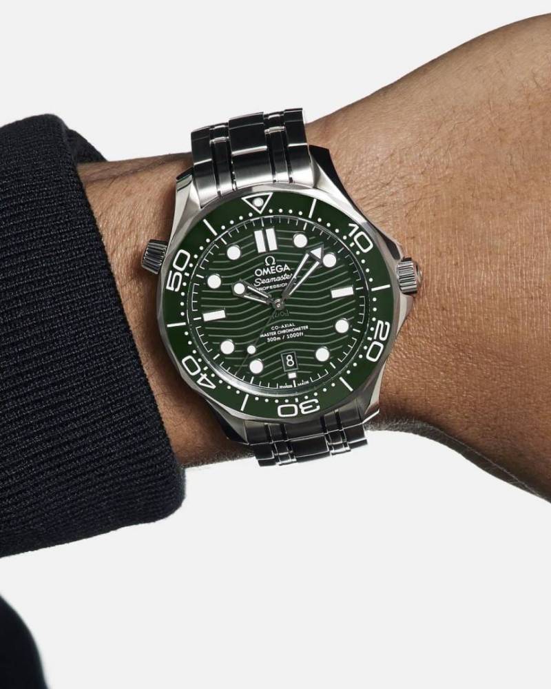 Omegg a Seamaster Diver 300M Automatic Silver-Green