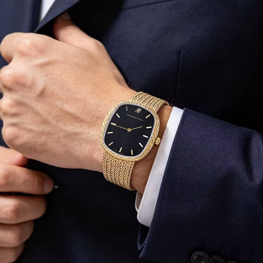 Audemarr s piguet gold black