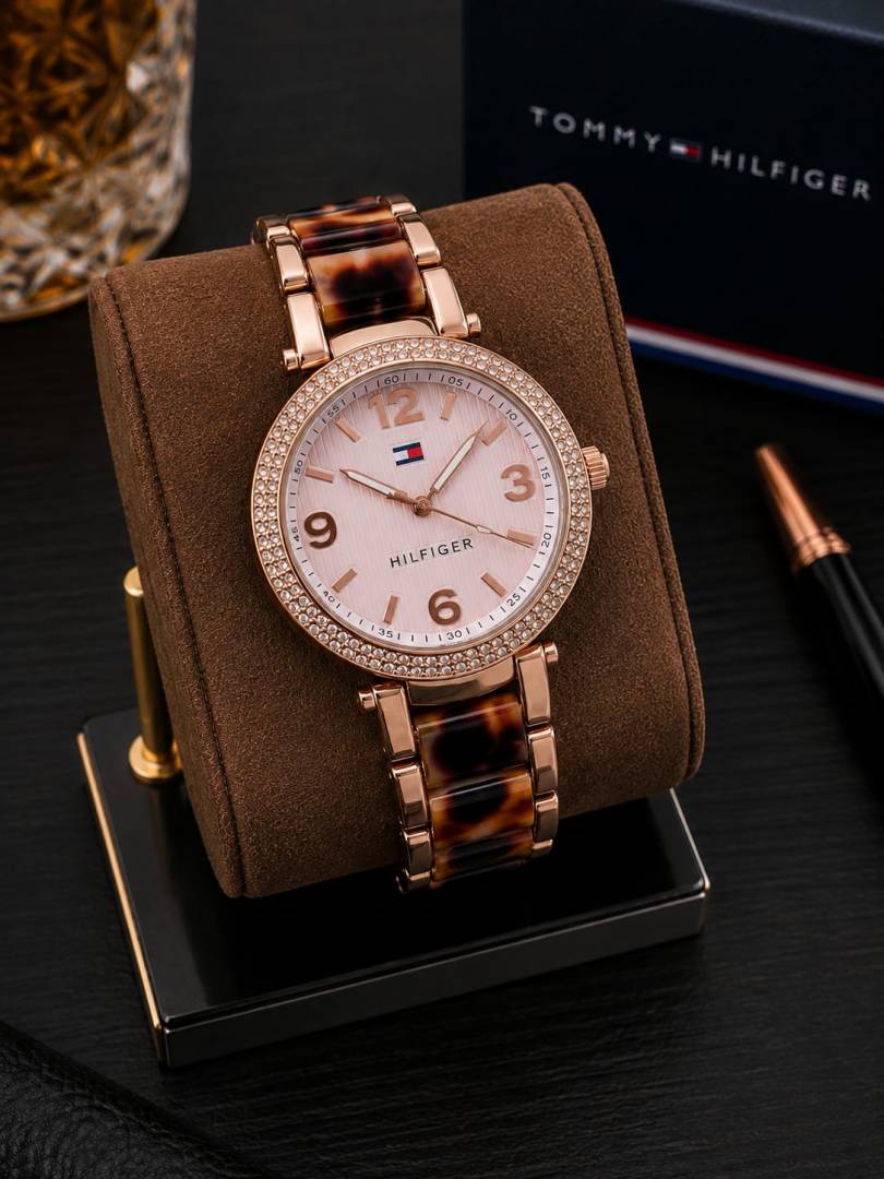Tommy Hilfigher Women Rosegold Dial