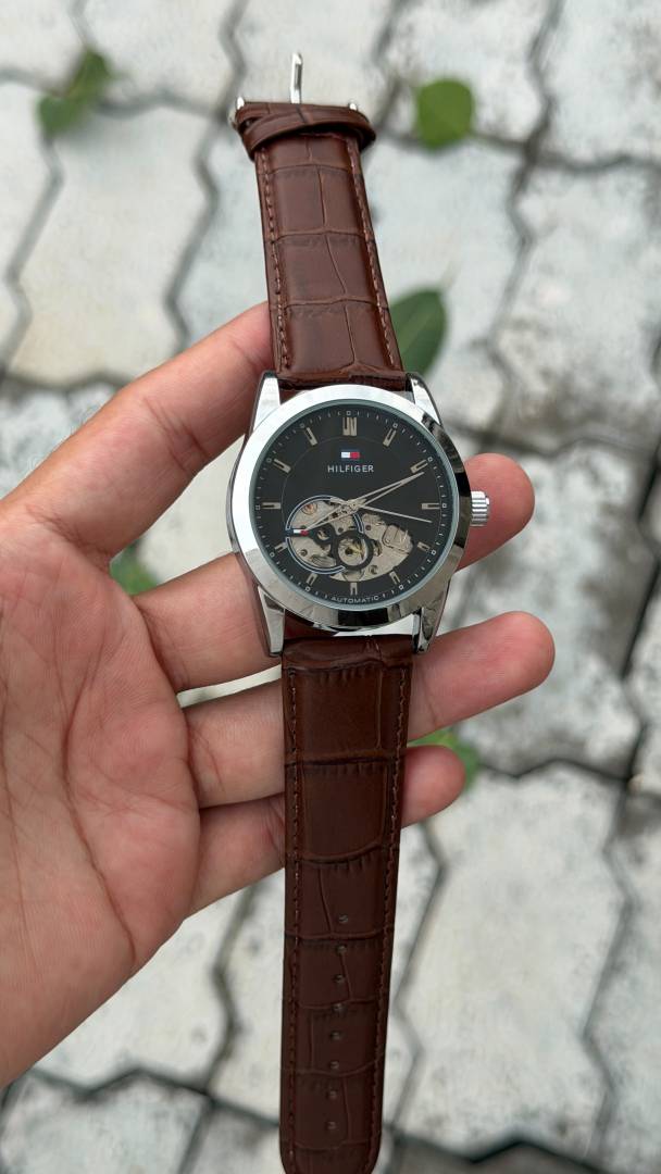 Tommm y Hilfiger baker automatic open  heart