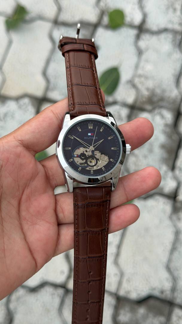 Tommm y Hilfiger baker automatic open  heart