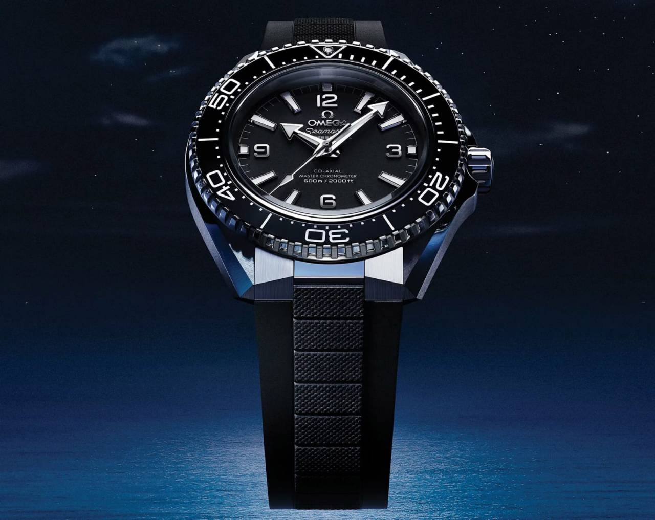 Alternative view of Omegg a Seamaster Planet Ocean 600M Co-Axial Master Chronometer full black