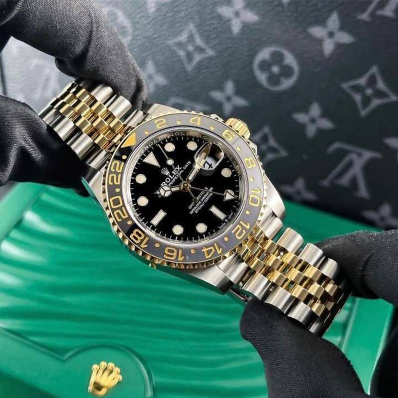 Alternative view of Roleex Men GMT Master ll Gold Silver