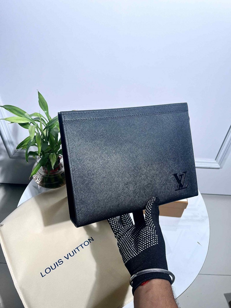 Louiis vuitton mens toiletry messenger pouch with OGBOX DUSTCOVER CARD