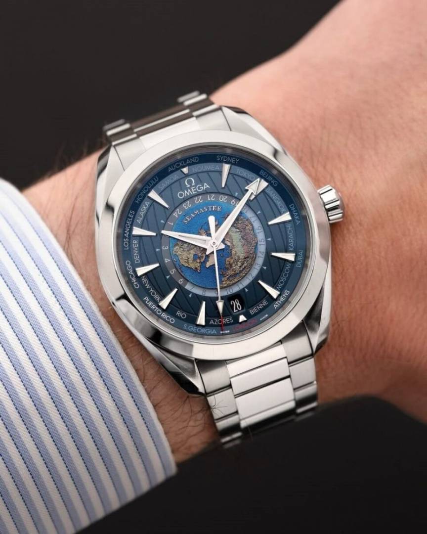 Omegga Seamaster Mens Aqua Terra Shades 150M 43 Silver Blue