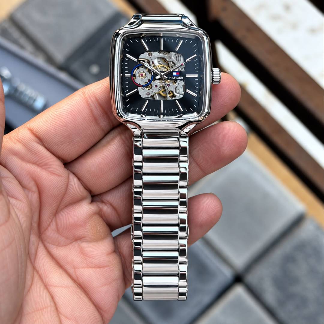 TOMMY HILFIGAR AUTOMATIC WATCH