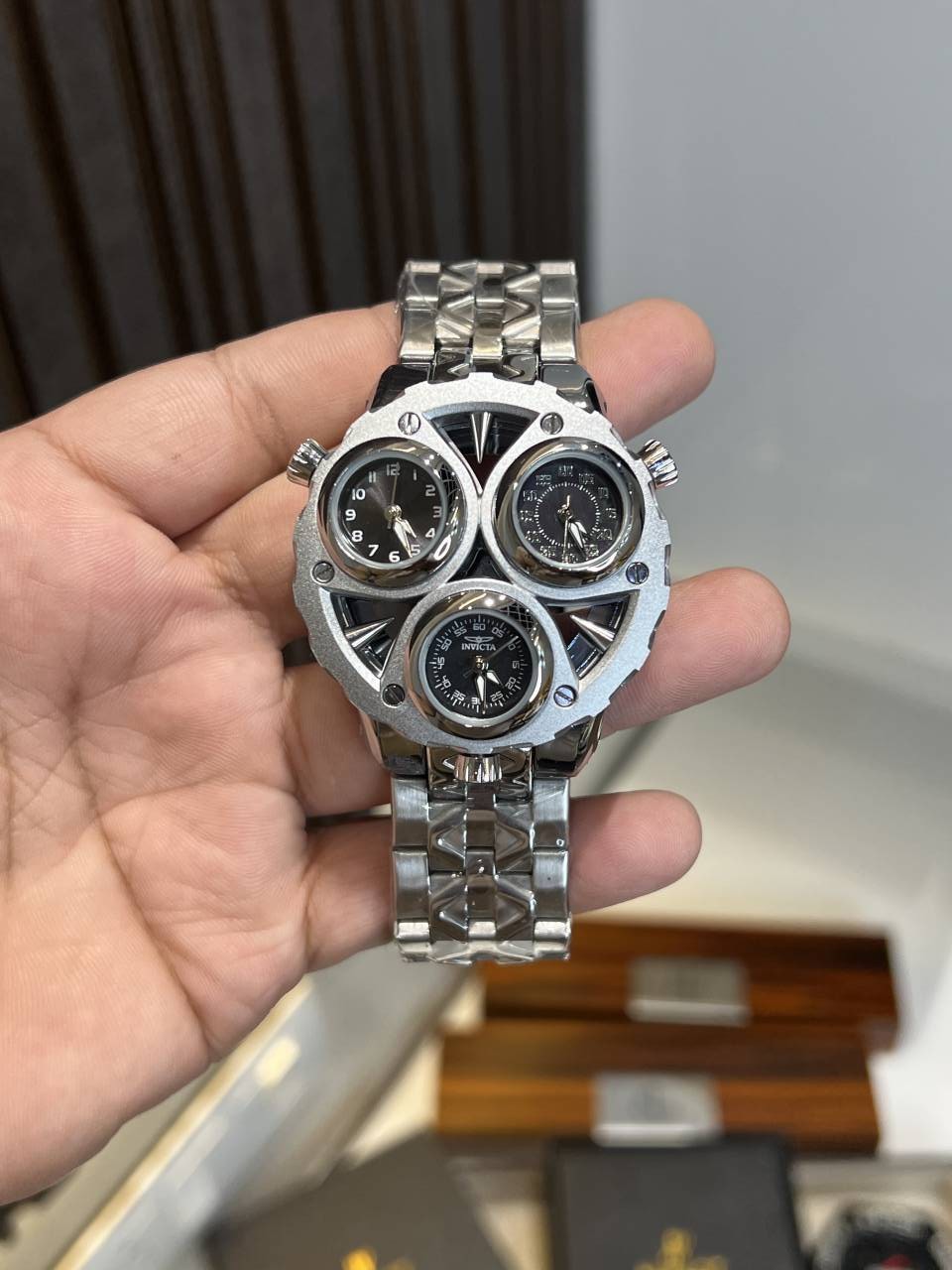 INVICTA CERBERUS PREMIUM WATCH