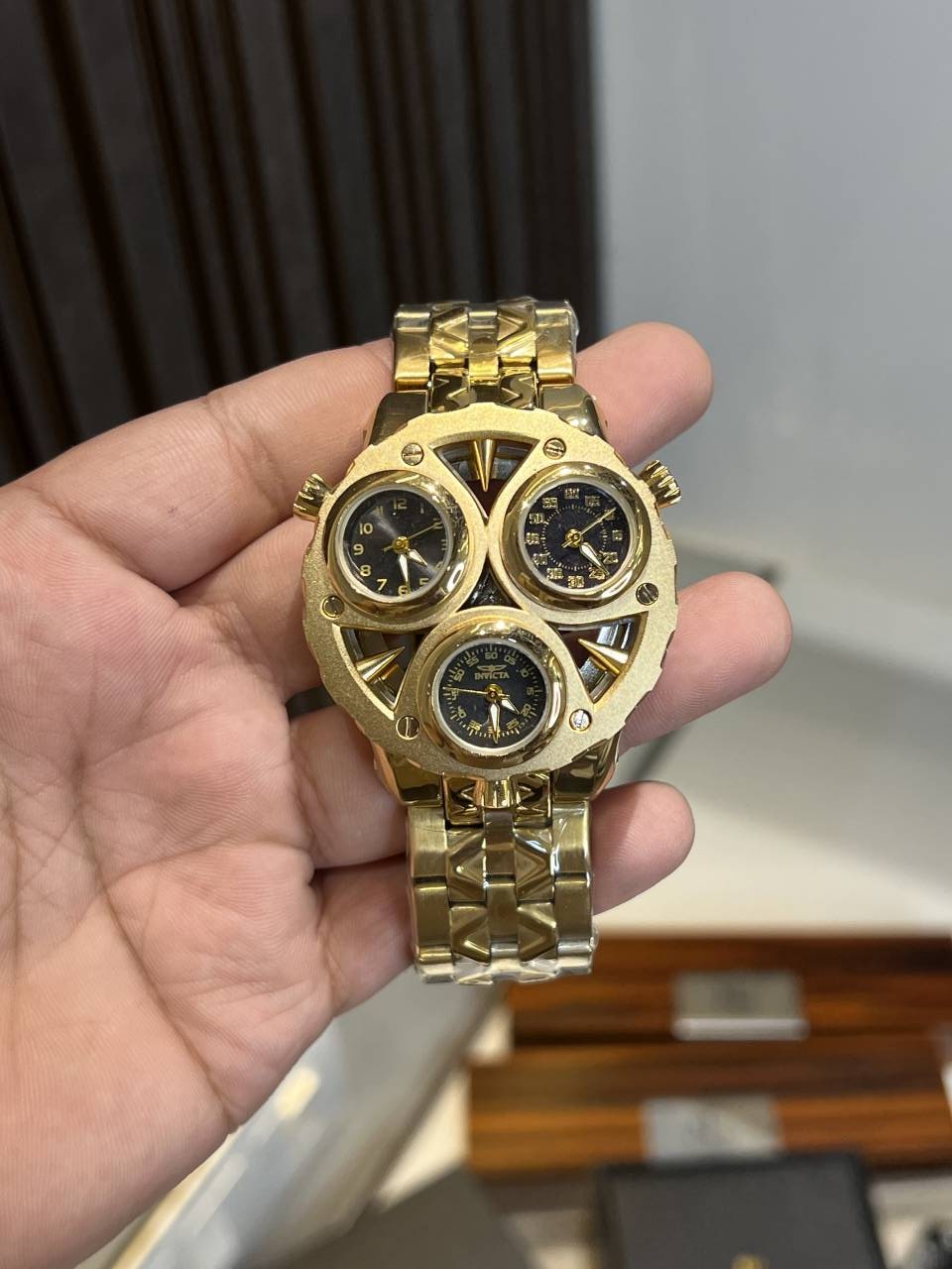 INVICTA CERBERUS PREMIUM WATCH