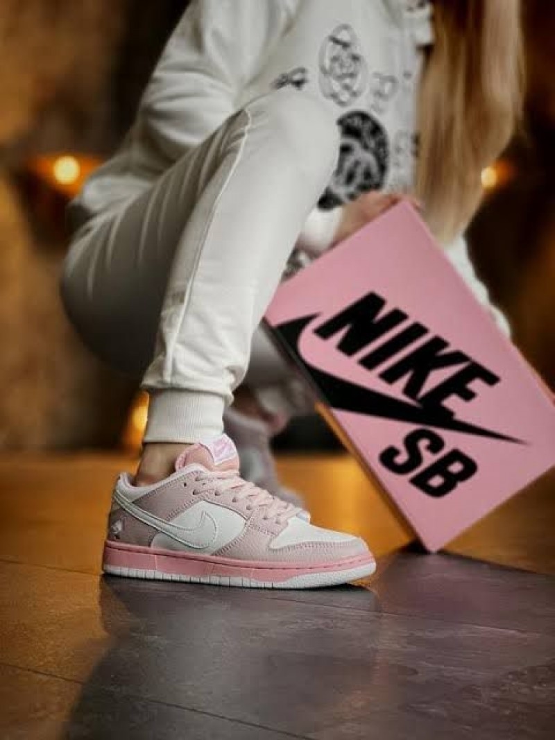 nike sb dunk pink pigeon