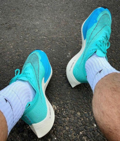 aqua green nike shoes