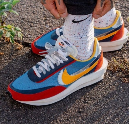 nike sacai waffle blue multi on feet