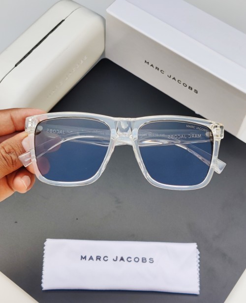 Alternative view of MarcJacobs