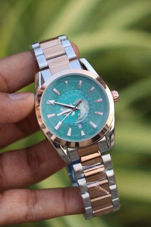 Alternative view of Omega Seamaster