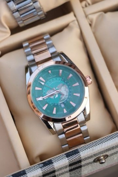 Alternative view of Omeg a Seamaster