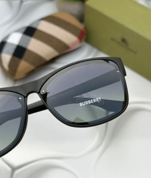 Alternative view of Burberr y Sunglas