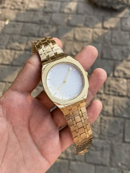 Alternative view of Gucci 25H