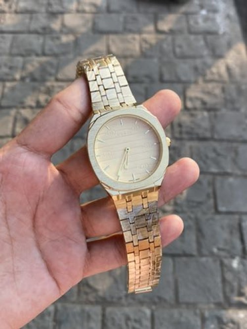 Alternative view of Gucci 25H