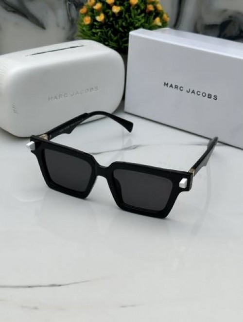 Alternative view of Marcjacobs Sunglas