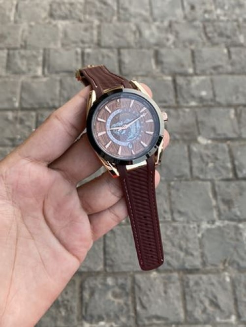 Alternative view of Omeg a Aqua Terra Automatic