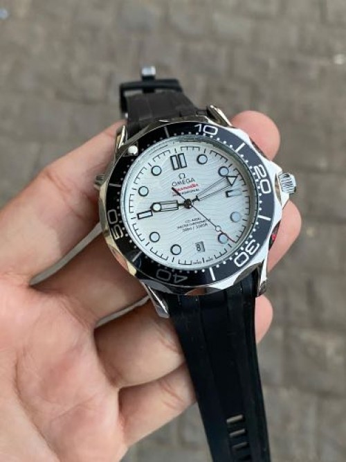 Omeg a Seamaster automatic