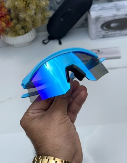 Alternative view of Oakle y Sunglas