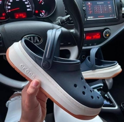 CROC S FULL FORCE BLUE WHITE CLOGS