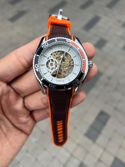 Alternative view of Omeg A Speedmaster Automatic Brown