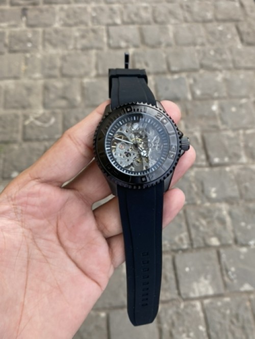 Seiko 5 Skelton Black Kate